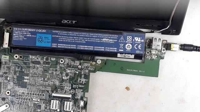 NOTEBOOK   ACENDE LUZ  MAS NÃO LIGA  , BOTÃO DE  LIGAR COM DEFEITO  CUIDADO COM PINO DA FONTE ACER