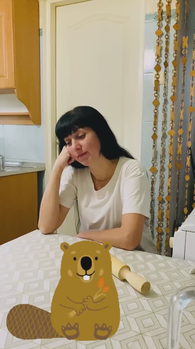 Сидим с бобром🦫 за столом ) #шутка #смех #юмор смотреть онлайн