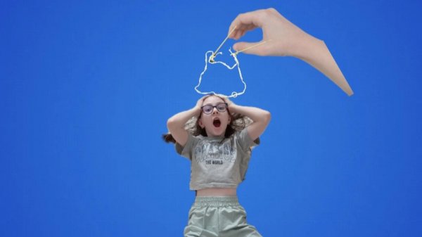 Adopt me-Eva управляет НАШЕЙ ЖИЗНЬЮ 😱😨!