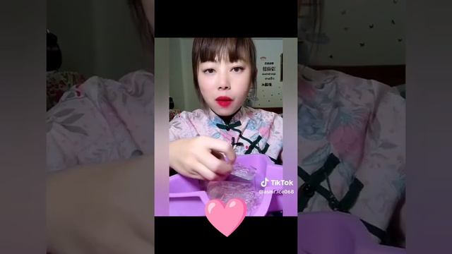 хрустящая звезда из тонкого льда! мукбанг льда смотреть онлайн