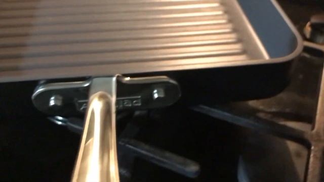 All-Clad Grill Pan 11 inches review and fits my Samsung Stove perfectly. Grilling Chicken. смотреть онлайн