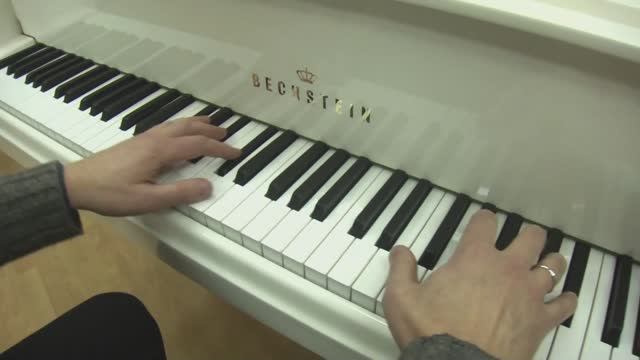 Звучит рояль Bechstein A-160 (Чехия) Academy смотреть онлайн