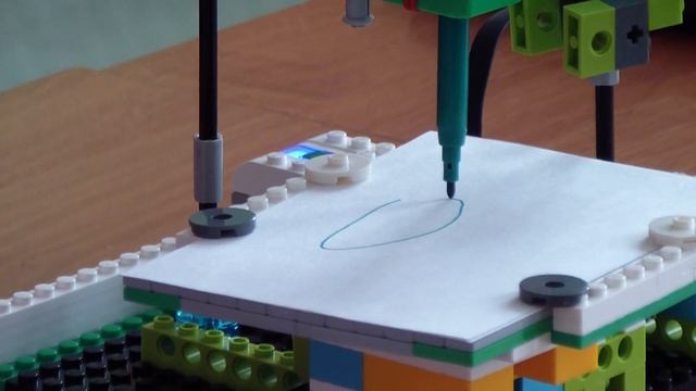 Спирограф из LEGO WeDo 2.0 смотреть онлайн