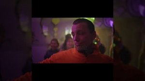 На рэйве цветы. Джаямми.