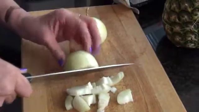 Cutting Onions смотреть онлайн