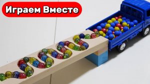 Играем в Машинки ! Играем в Горки с шариками 🚗🔴 АСМР Видео для детей