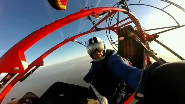 прыжок с парашютом с паратрайка смотреть онлайн