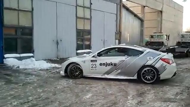 Genesis Coupe snow drift смотреть онлайн