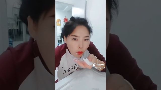 МУКБАНГ АСМР, ЛЁД! ест куски наледи из морозилки! смотреть онлайн