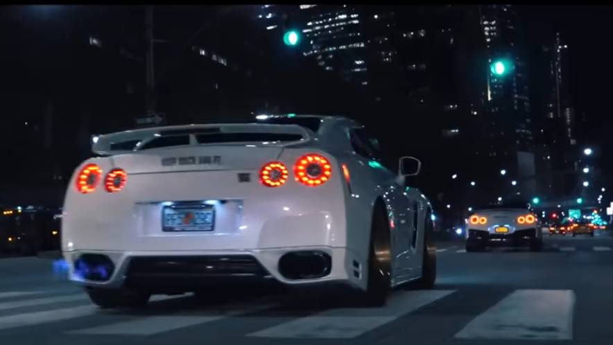 Nissan GTR Hot Drive смотреть онлайн