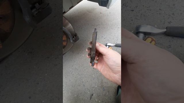 Замена передних тормозных колодок на солярисе