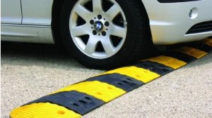 Как правильно проехать через «лежачий полицейский» с минимальной нагрузкой на узлы авто