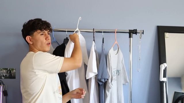 My ENTIRE Closet Tour Of All My Favorite Pieces смотреть онлайн