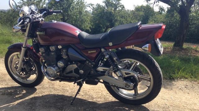 Zephyr Kawasaki 550 смотреть онлайн