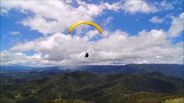 PARAGLIDER NO PICO AGUDO - SANTO ANTÔNIO DO PINHAL | VIAJANDO COM NICOLAS смотреть онлайн