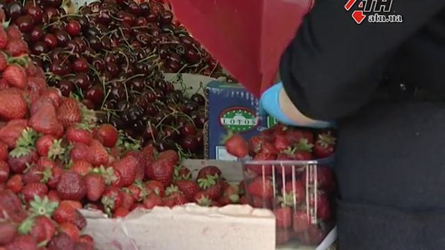 Сезон стихийной торговли. Харьковчане стали чаще попадать в больницу с отравлениями - 09.06.2017 смотреть онлайн