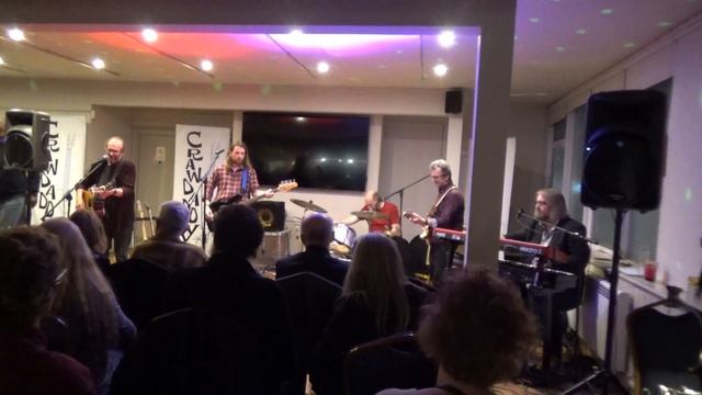 "Take Me To The River" Al Green's gospel classic by The Dave Kelly Band at Crawdaddy Club Richmond смотреть онлайн
