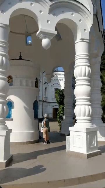 Храм собор Михаила архангел в Сочи парк прогулка отдых лето 2021