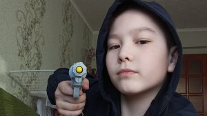 стреляю с пистолетов в мишень