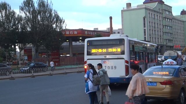 King Long XMQ6119G - Departing From Bus Stop (Harbin Bus) 厦门金龙XMQ6119G客车