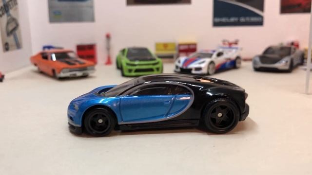 Hot Wheels Car Culture Exotic Envy 16' Bugatti Chiron Aston Martin Vulcan 1/64