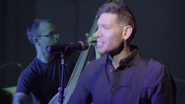 ROQ Around The Shop Music Video With Ryonet & Mike Herrera смотреть онлайн
