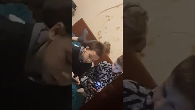 слив роблоксера и какого-то парня шок контент матерятся и играют?????? смотреть онлайн