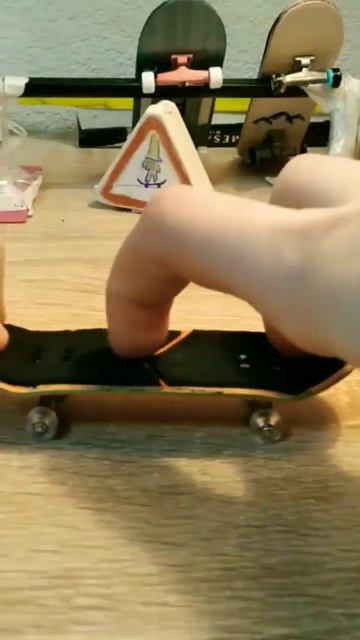 Gif truck #fingerboard #популярные #shorts #фингерборд #трюки #круто смотреть онлайн