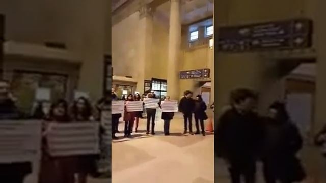 "Do Russians Want War?" Flash Mob at Union Station. December 11, 2016.Toronto смотреть онлайн