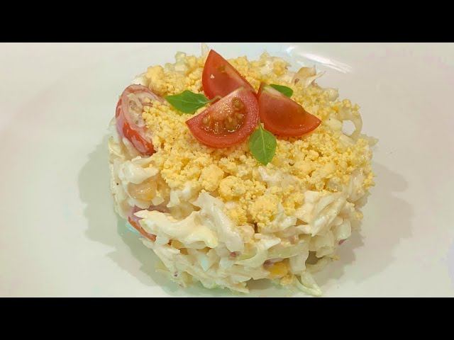 Салат с капустой, томатами, кукурузой и сыром смотреть онлайн