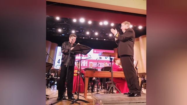 Коты на лестницах упругих . По стих. Заболоцкого . Солист (бас )Владимир Огнев . Оркестр Кузбасса. смотреть онлайн