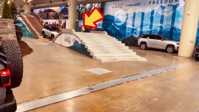 Toronto's International Autoshow | Jeeps performance on Ramp 🚘🚘 #youtube #ytstudio #jeep смотреть онлайн