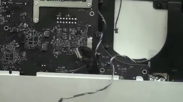 iMac 27" Repair - Removing the Fan and Logic Board смотреть онлайн