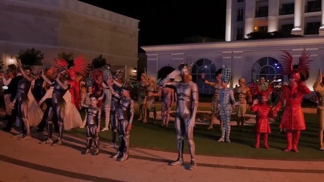 Unicool Prin Lumea Mare HD 2