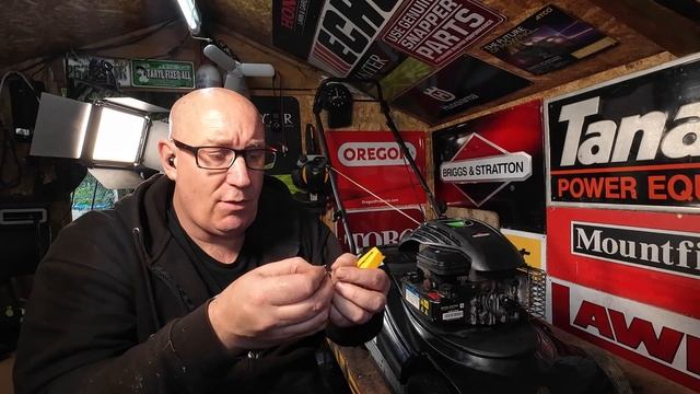 Testing for Spark made easy - Spark plug check'r Inductive Ignition Tester SPC-7200 смотреть онлайн