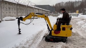 Гидpoвращатель (гидрoбур, ямобур) на мини-экскаваторе Rippa R319