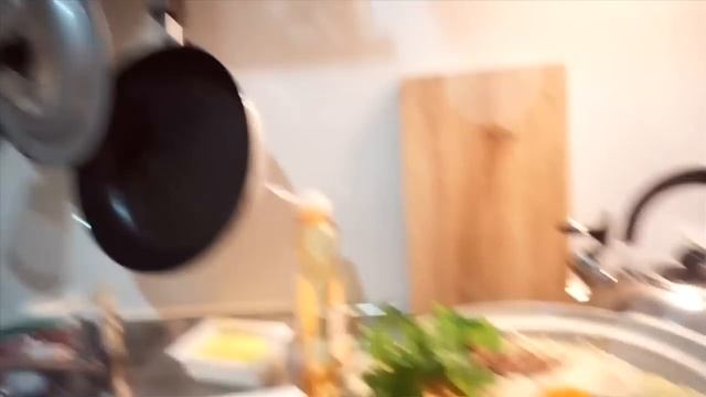 【えりあし】なべパーティ!ロシア人二人でちょっと変わった鍋料理を作ってみた‼ смотреть онлайн