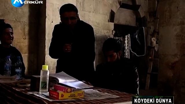 KÖYDEKİ DÜNYA BAKRAÇLI KÖYÜ смотреть онлайн