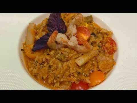 Рис с морепродуктами в томатном соусе смотреть онлайн