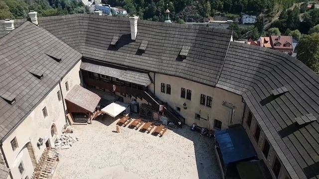 Вид с башни замка Локет смотреть онлайн