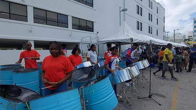 Cayman's National Heroes Day Celebration UCCI Steel Pan Playing Bob Marley Jamming смотреть онлайн