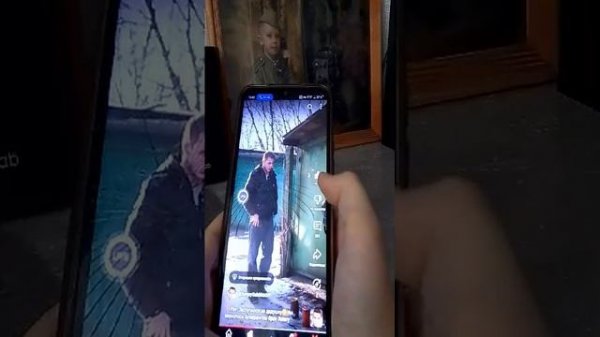 смотрим YouTube shorts