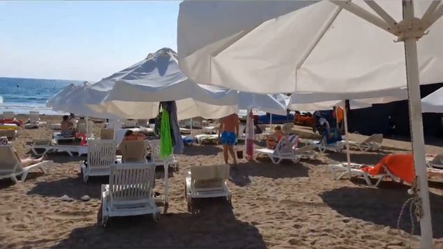 Пляж у отеля HORUS PARADİSE LUXURY RESORT . Пешком от отеля до развалин Сиде смотреть онлайн