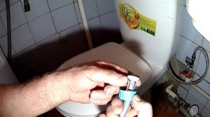 Проще простого. Замена шланга подачи воды в стиральную машину.