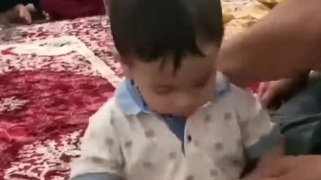 baby gala sky AmbiL kamera wartawan, Wartawan :mau marah tapi,Adik Bibi Andriansyah hampiri wartawa смотреть онлайн