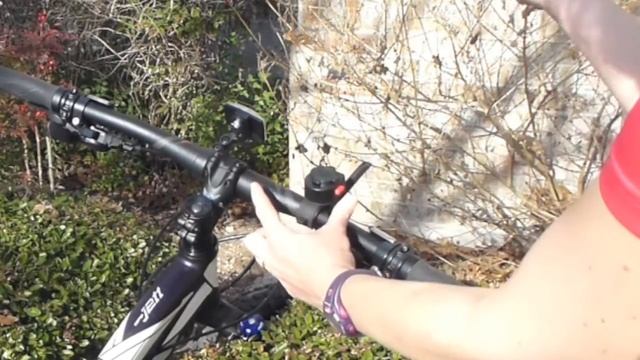 Attaching the iPhone 6+ MountCase 2 to the Bike Mount--Easy and Secure смотреть онлайн