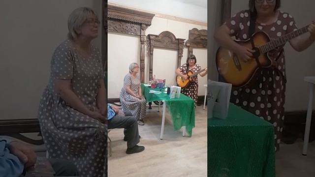 Фиалковое поле мотыльков смотреть онлайн