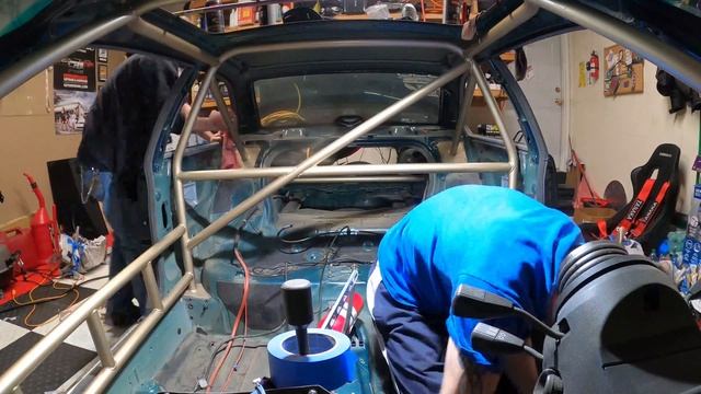Superior Drift Garage - E36 Roll Cage Part #2, Paint Job and Sunroof Delete смотреть онлайн