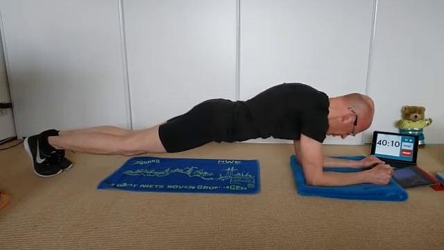 One hour 20 minutes plank! Eén uur en 20 minuten planken! смотреть онлайн