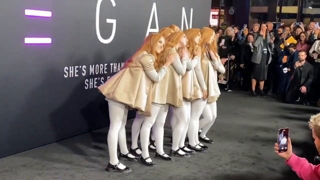 8 M3GANs dance to Taylor Swift’s ‘It’s Nice To Have A Friend’ at the ‘M3GAN’ premiere. смотреть онлайн